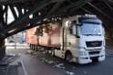 LKW blieb unter Bruecke haengen Koeln Deutz Opladenerstr Deutz Muelheimerstr P088